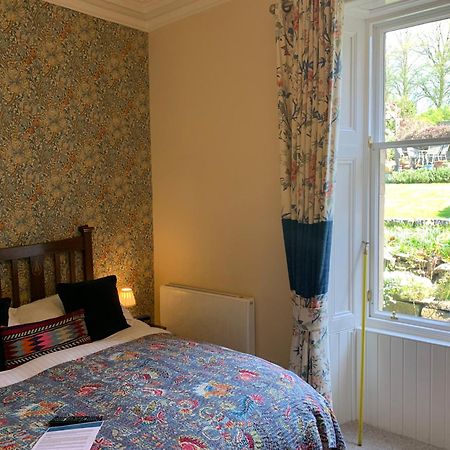 Leven House Bed And Breakfast Crieff Bagian luar foto