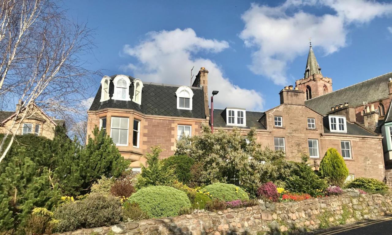 Leven House Bed And Breakfast Crieff Bagian luar foto