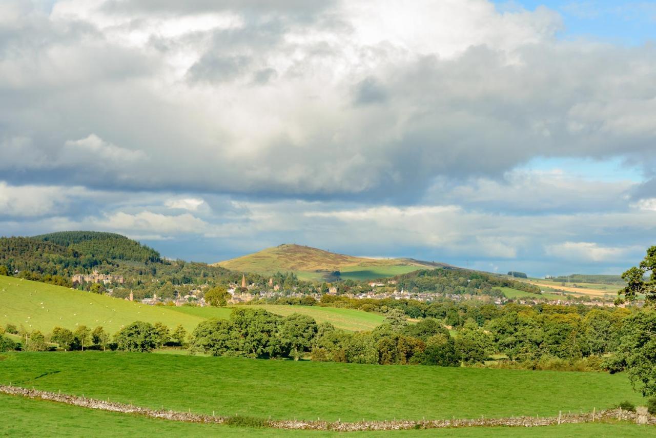 Leven House Bed And Breakfast Crieff Bagian luar foto
