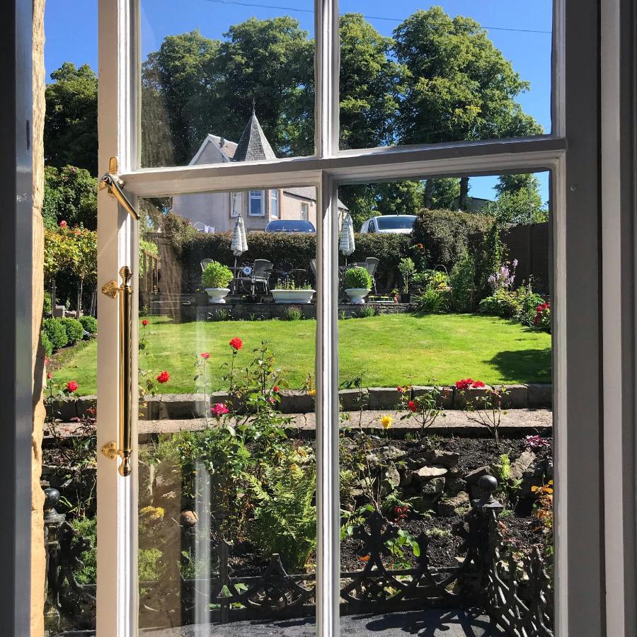 Leven House Bed And Breakfast Crieff Bagian luar foto