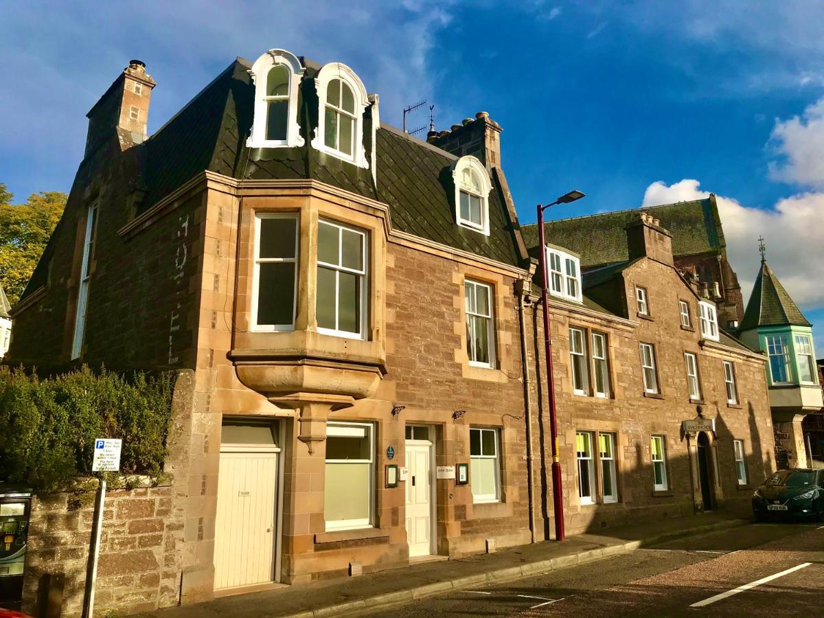 Leven House Bed And Breakfast Crieff Bagian luar foto