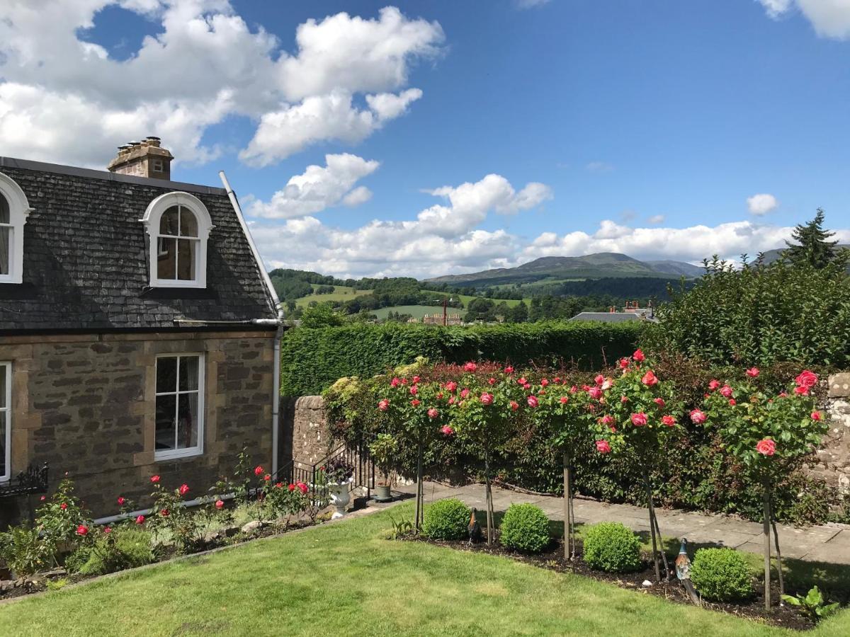 Leven House Bed And Breakfast Crieff Bagian luar foto