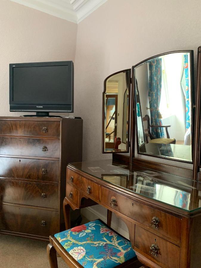 Leven House Bed And Breakfast Crieff Bagian luar foto
