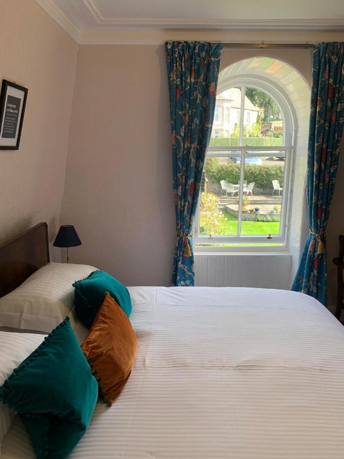 Leven House Bed And Breakfast Crieff Bagian luar foto