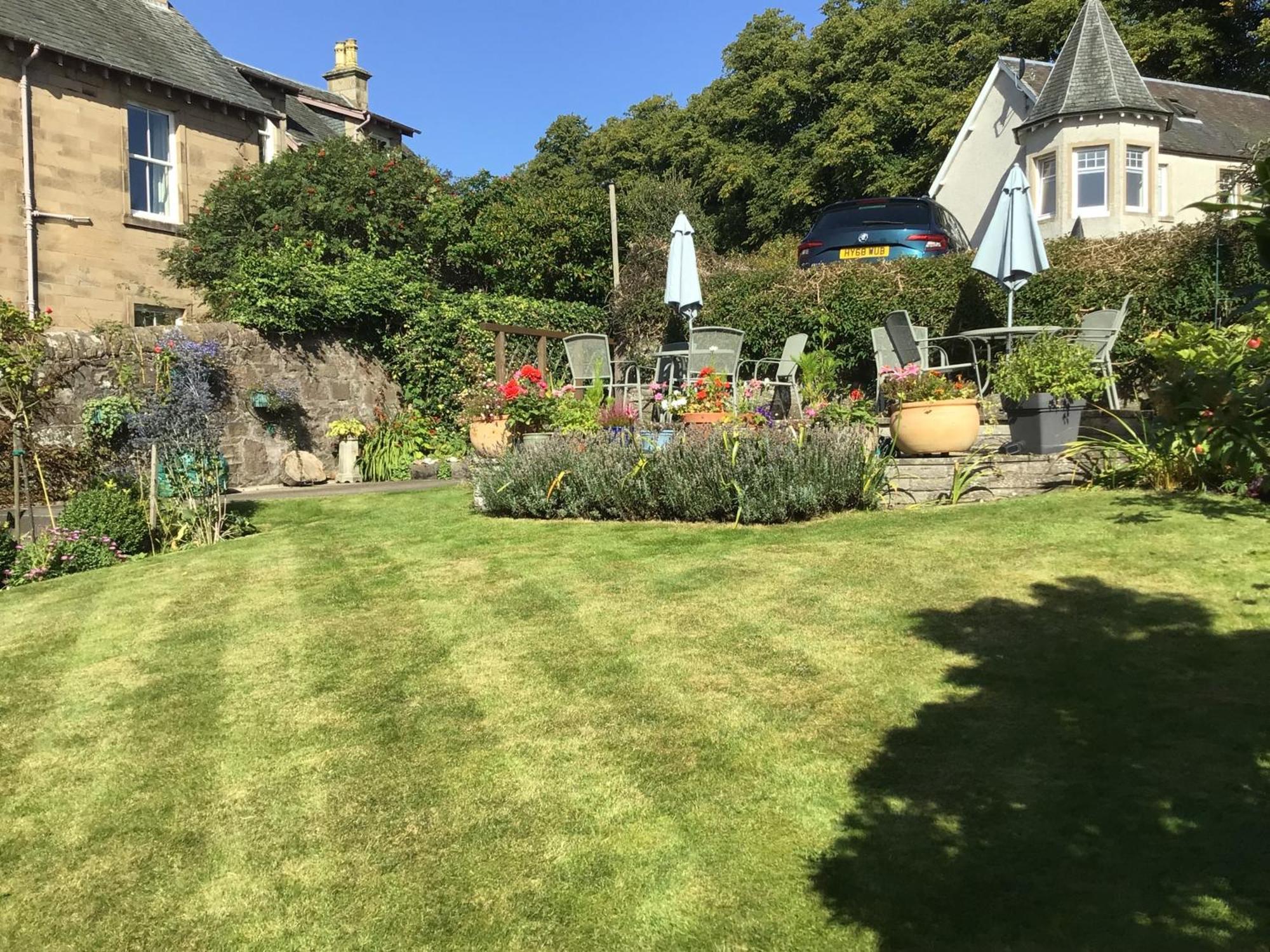 Leven House Bed And Breakfast Crieff Bagian luar foto