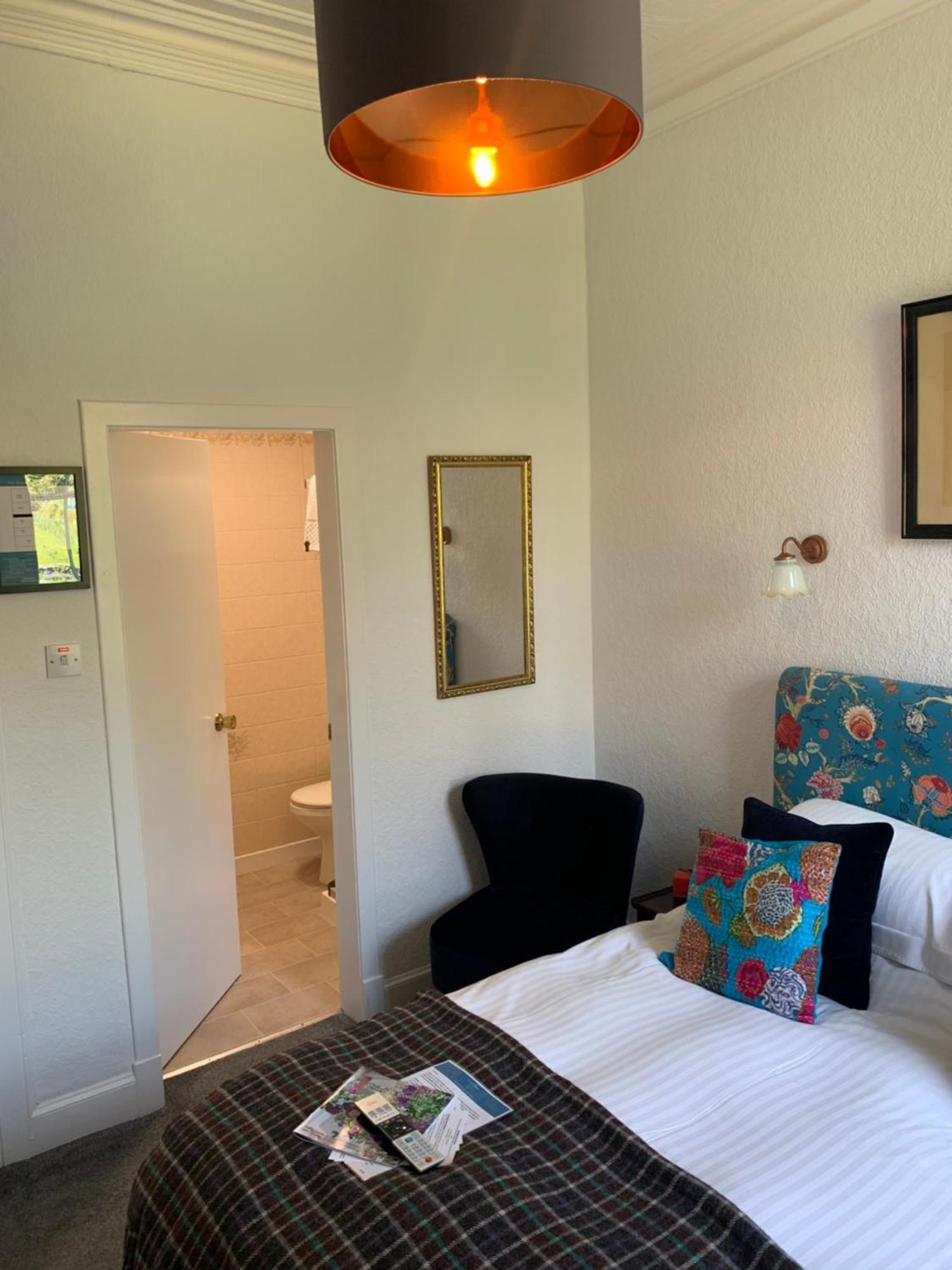 Leven House Bed And Breakfast Crieff Bagian luar foto